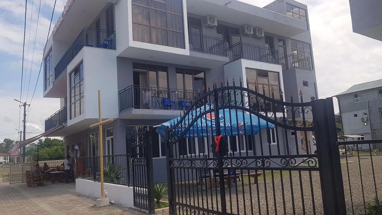 Hotel Guga Kobuleti Kültér fotó