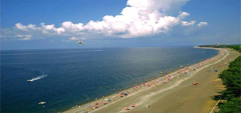 Hotel Guga Kobuleti Kültér fotó