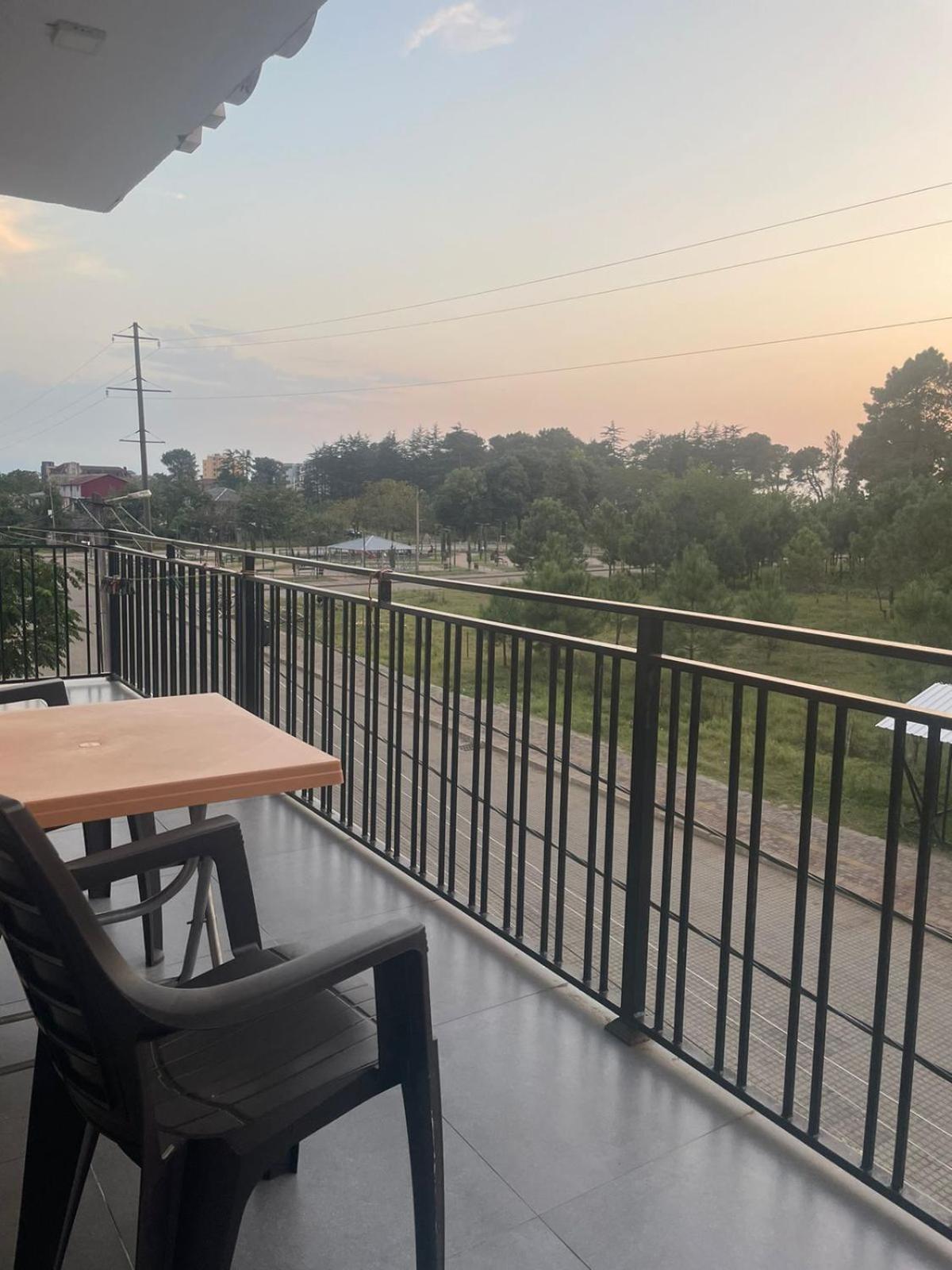 Hotel Guga Kobuleti Kültér fotó
