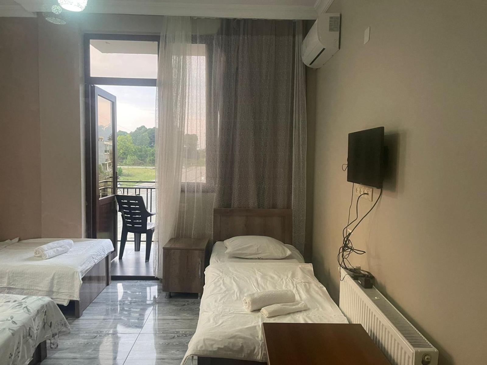 Hotel Guga Kobuleti Kültér fotó