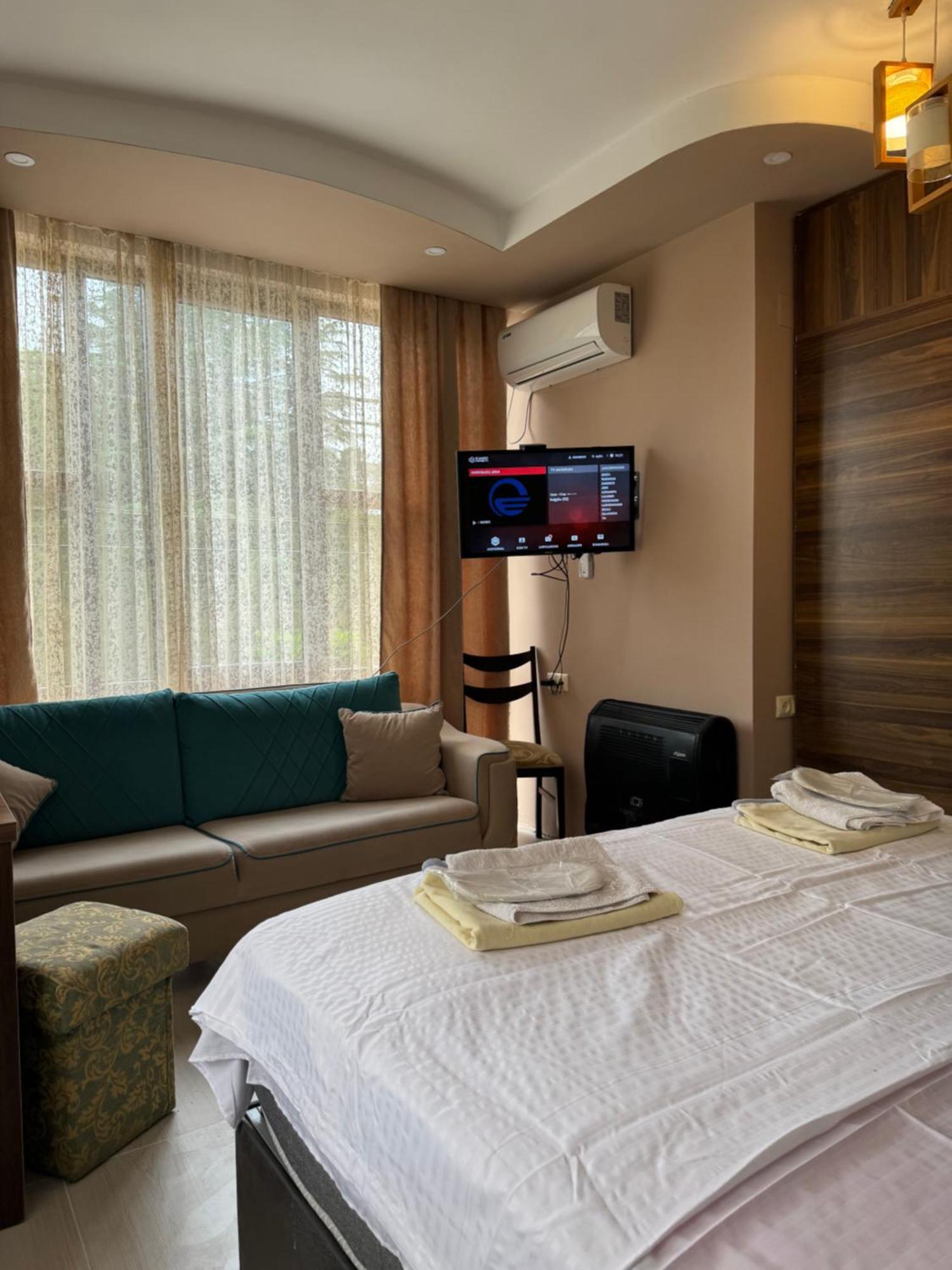 Hotel Guga Kobuleti Kültér fotó