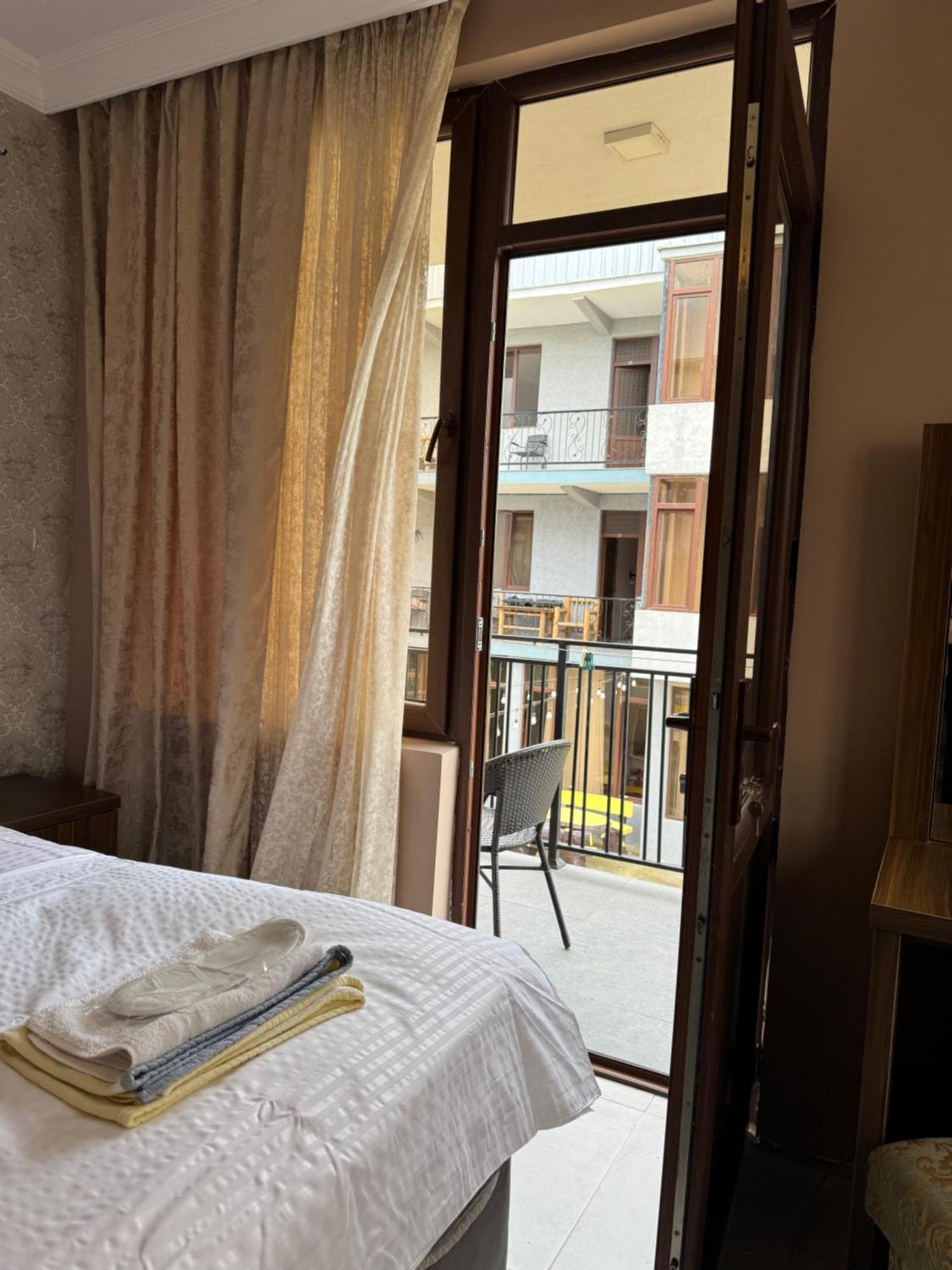Hotel Guga Kobuleti Kültér fotó